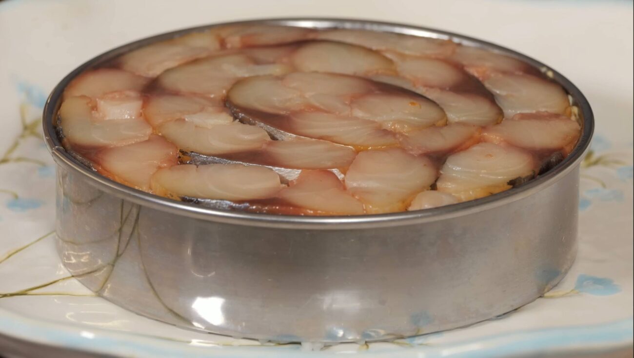 Кулінари поділилися рецептом простого і дуже смачного салату зі скумбрії та рису