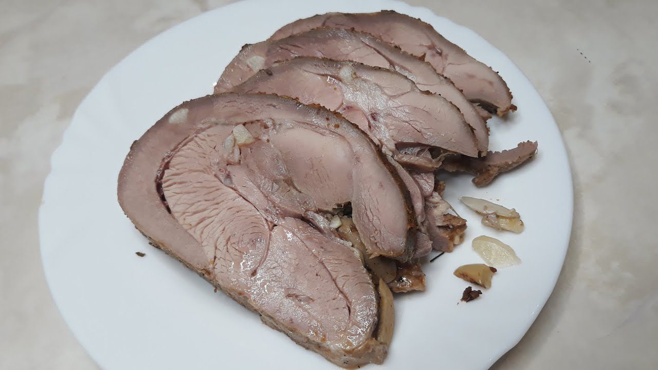 Кулінари поділилися перевіреним рецептом дуже смачної буженини з індички