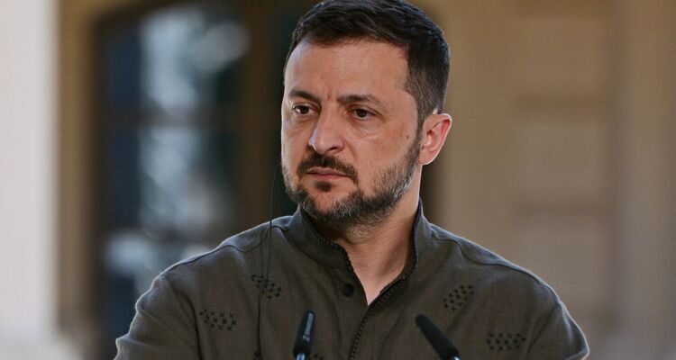 Зеленський вийшов з важливим зверненням до українців Зеленський вийшов з важливим зверненням до українців