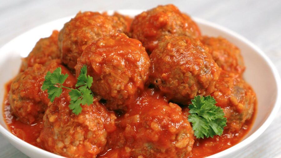Господині розповіли, на що замінити рис у тефтелях для соковитості мʼяса