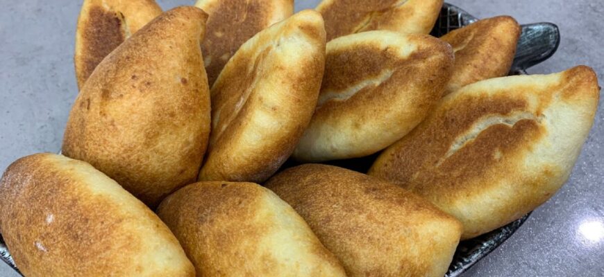 У тісто на пиріжки додаю 1 ложку “цього” – і вони пухкі навіть без дріжджів: рецепт від тітки-пекарки У тісто на пиріжки додаю 1 ложку “цього” – і вони пухкі навіть без дріжджів: рецепт від тітки-пекарки