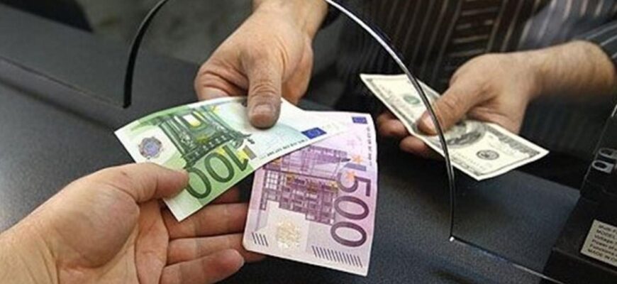 В обмінниках валютна «лихоманка»: офіційний курс б’є рекорди В обмінниках валютна «лихоманка»: офіційний курс б’є рекорди