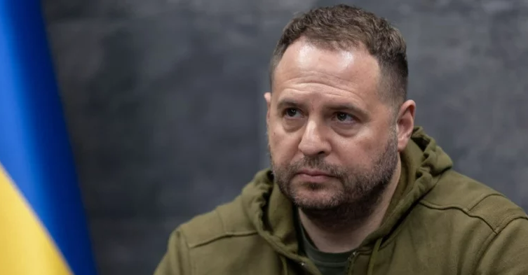 Андрій Єрмак після звільнення та обшуків заявив, що йде на фронт: «Я – чесна та порядна людина» Андрій Єрмак після звільнення та обшуків заявив, що йде на фронт: «Я – чесна та порядна людина»