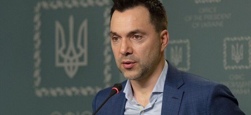 Непублічні батьки і складне дитинство: що приховує родина Арестовича Непублічні батьки і складне дитинство: що приховує родина Арестовича