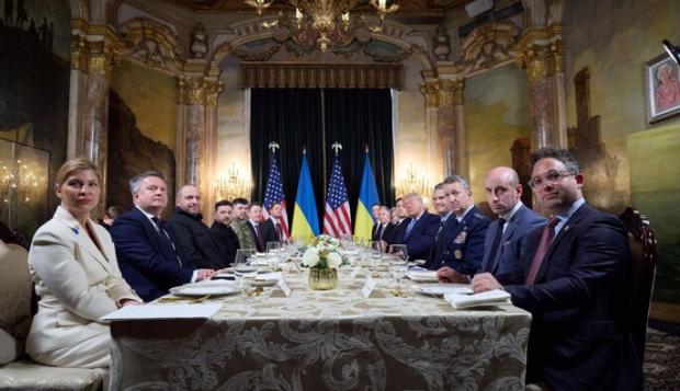 Для вас приготували добрий обід”: Трамп під час зустрічі із Зеленським запропонував пресі “посидіти на вулиці і перекусити Для вас приготували добрий обід”: Трамп під час зустрічі із Зеленським запропонував пресі “посидіти на вулиці і перекусити