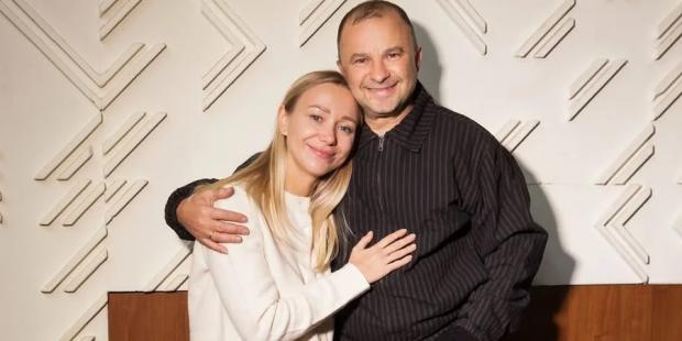 Дружина Павліка повідомила, що внаслідок масованого удару РФ по Києву постраждав їхній ЖК (фото) Дружина Павліка повідомила, що внаслідок масованого удару РФ по Києву постраждав їхній ЖК (фото)