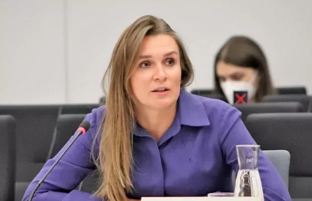 Ходять плітки про те, яке саме запитання щодо територій буде в бюлетені на референдумі, – нардепка Ходять плітки про те, яке саме запитання щодо територій буде в бюлетені на референдумі, – нардепка