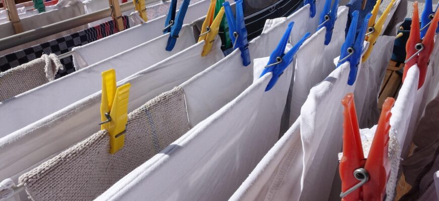 Одяг висихає за 2 години навіть коли вимикають світло й нема опалення: ось 3 способи сушки після прання Одяг висихає за 2 години навіть коли вимикають світло й нема опалення: ось 3 способи сушки після прання