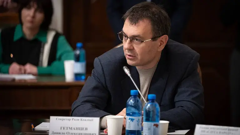 Олег Винник та його дружина приголомшили змінами на обличчі Олег Винник та його дружина приголомшили змінами на обличчі