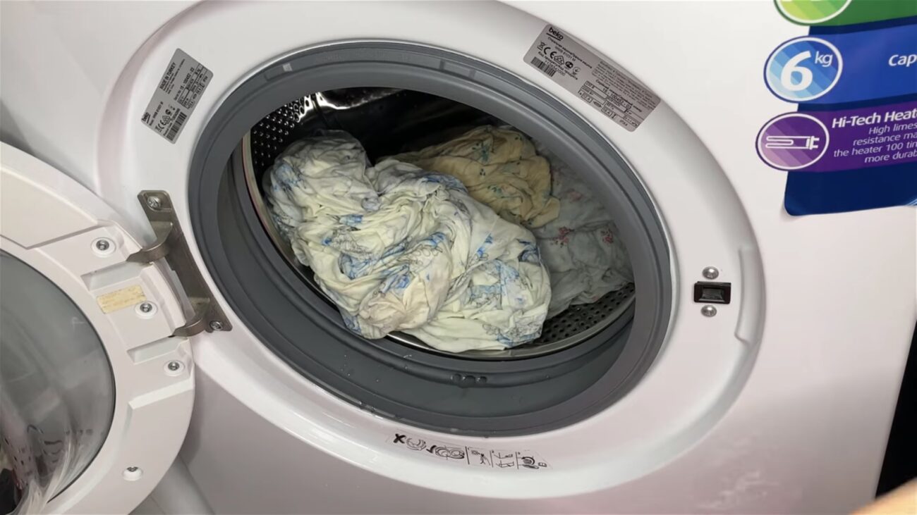 Господині розповіли, як вберегти білу постільну білизну від пожовтіння Господині розповіли, як вберегти білу постільну білизну від пожовтіння