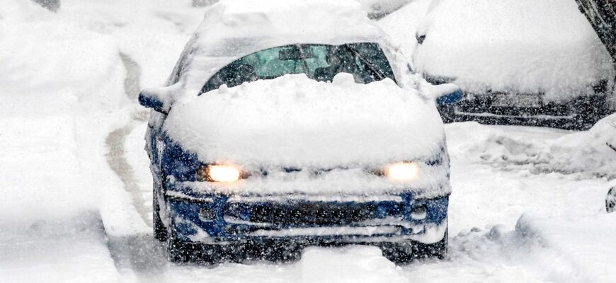 Чоловік не любить сніг на машині, тому щозими він робить так: і на ранок не треба чистити вікна Чоловік не любить сніг на машині, тому щозими він робить так: і на ранок не треба чистити вікна