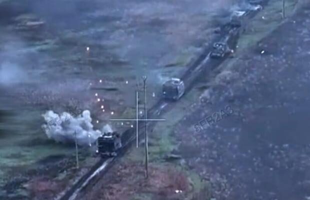 Ішли чотирма колонами: Окупанти вранці штурмували Добропілля, а потім зустріли “Азов” (відео) Ішли чотирма колонами: Окупанти вранці штурмували Добропілля, а потім зустріли “Азов” (відео)