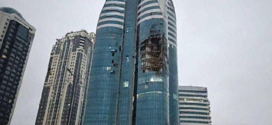 Масова атака по рф: дрони рознесли ряд НПЗ і влаштували бавовну в Чечні – відео Масова атака по рф: дрони рознесли ряд НПЗ і влаштували бавовну в Чечні – відео