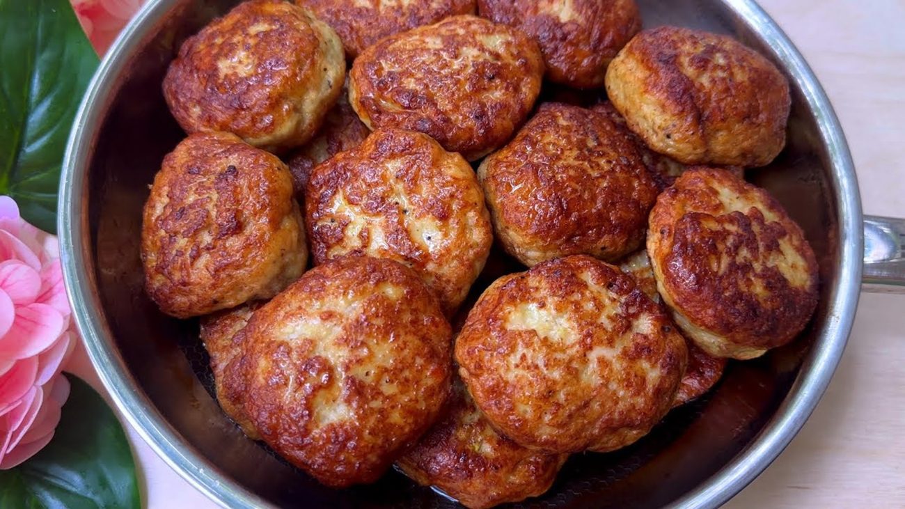 Кулінари розповіли, що додати до фаршу котлет, щоб вони вийшли супер соковитими Кулінари розповіли, що додати до фаршу котлет, щоб вони вийшли супер соковитими