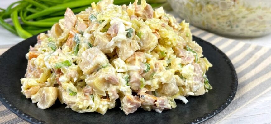 Салат “Снігова королева”: недорогий, легкий і дуже святковий – готую кожного Нового року Салат “Снігова королева”: недорогий, легкий і дуже святковий – готую кожного Нового року