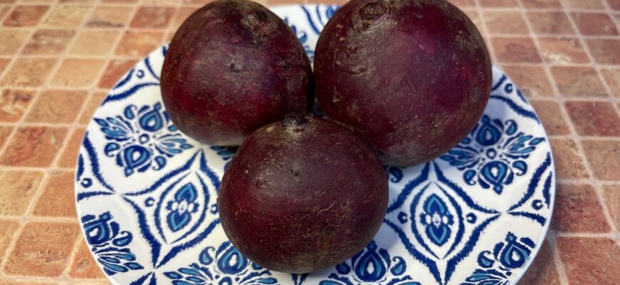 Кухарі мовчать про цей трюк: всього 1 ложка цього у каструлю – буряк вийде солодшим за мед Кухарі мовчать про цей трюк: всього 1 ложка цього у каструлю – буряк вийде солодшим за мед