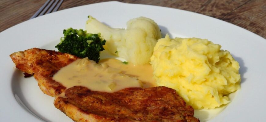 1 продукт під час приготування – і пюре без грудочок та ароматне: що додати до картоплі 1 продукт під час приготування – і пюре без грудочок та ароматне: що додати до картоплі