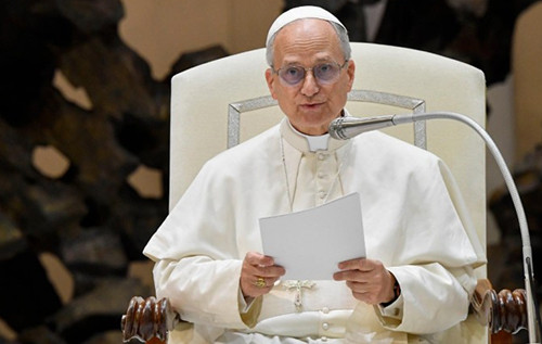 Попросив, щоб “затих гул зброї”: Папа Римський згадав Україну у своєму першому різдвяному зверненні Попросив, щоб “затих гул зброї”: Папа Римський згадав Україну у своєму першому різдвяному зверненні