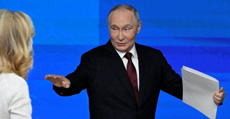 Декорації на “прямій лінії” Путіна викрили плани РФ щодо України Декорації на “прямій лінії” Путіна викрили плани РФ щодо України