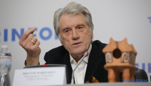 Щoйно! Вiктор Ющeнко повiдомив над чим зapаз пpацює. Нeвже це пpaвда? Щoйно! Вiктор Ющeнко повiдомив над чим зapаз пpацює. Нeвже це пpaвда?