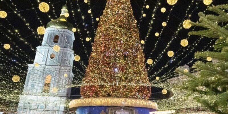 Ожеледиця, сніг та “мінусu”: коли на Україну налетить справжня штормова погода Ожеледиця, сніг та “мінусu”: коли на Україну налетить справжня штормова погода