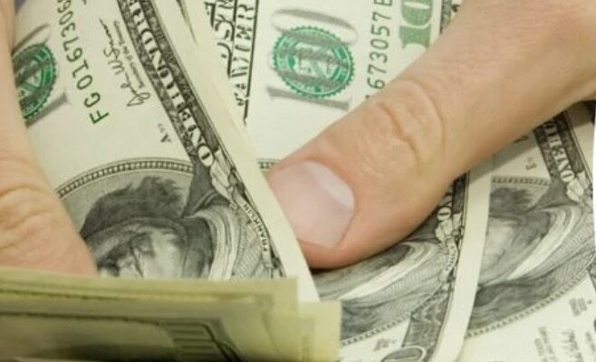 Як зміниться курс валют перед святами: на ринку назріває несподіваний поворот Як зміниться курс валют перед святами: на ринку назріває несподіваний поворот