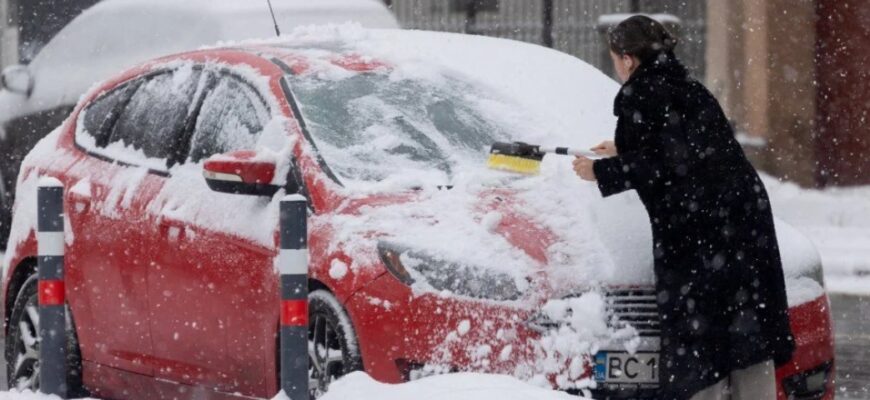 Всю Україну засипатиме снігом та влупить сильний мороз: де буде найхолодніше Всю Україну засипатиме снігом та влупить сильний мороз: де буде найхолодніше
