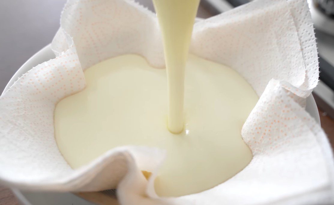 Кулінари розповіли, як приготувати домашній крем-сир з кефіру Кулінари розповіли, як приготувати домашній крем-сир з кефіру