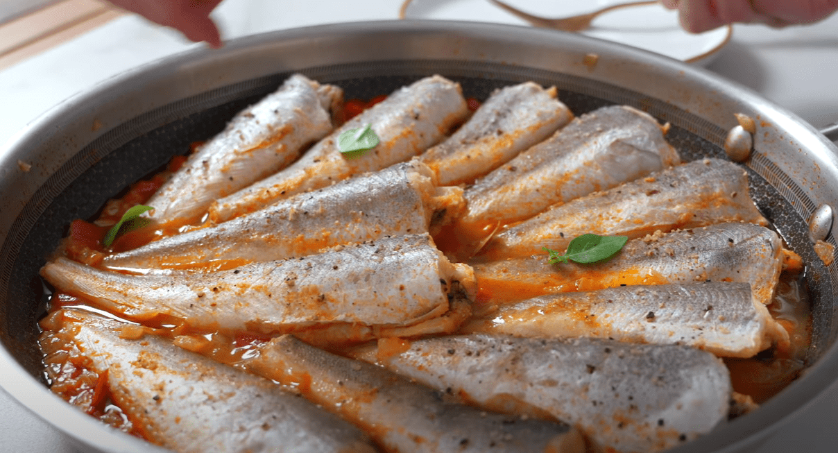 Кулінари розповіли, як правильно приготувати хек, щоб він був максимально ніжним Кулінари розповіли, як правильно приготувати хек, щоб він був максимально ніжним