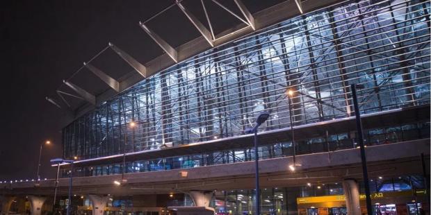 У московському аеропорту ввели обмеження через атаку БПЛА, а в Підмосков’ї масові відключення світла, – ЗМІ У московському аеропорту ввели обмеження через атаку БПЛА, а в Підмосков’ї масові відключення світла, – ЗМІ