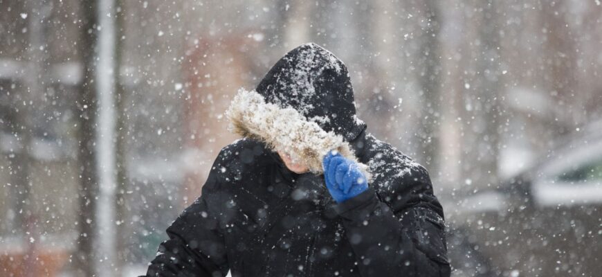 Ожеледиця та сніг: українців попередили про погіршення погодних умов Ожеледиця та сніг: українців попередили про погіршення погодних умов