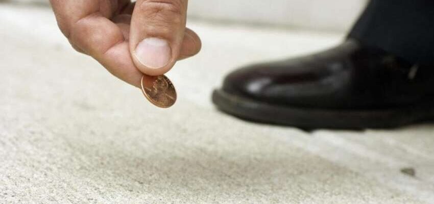 Що буде, якщо підняти монету з землі: може статися біда Що буде, якщо підняти монету з землі: може статися біда