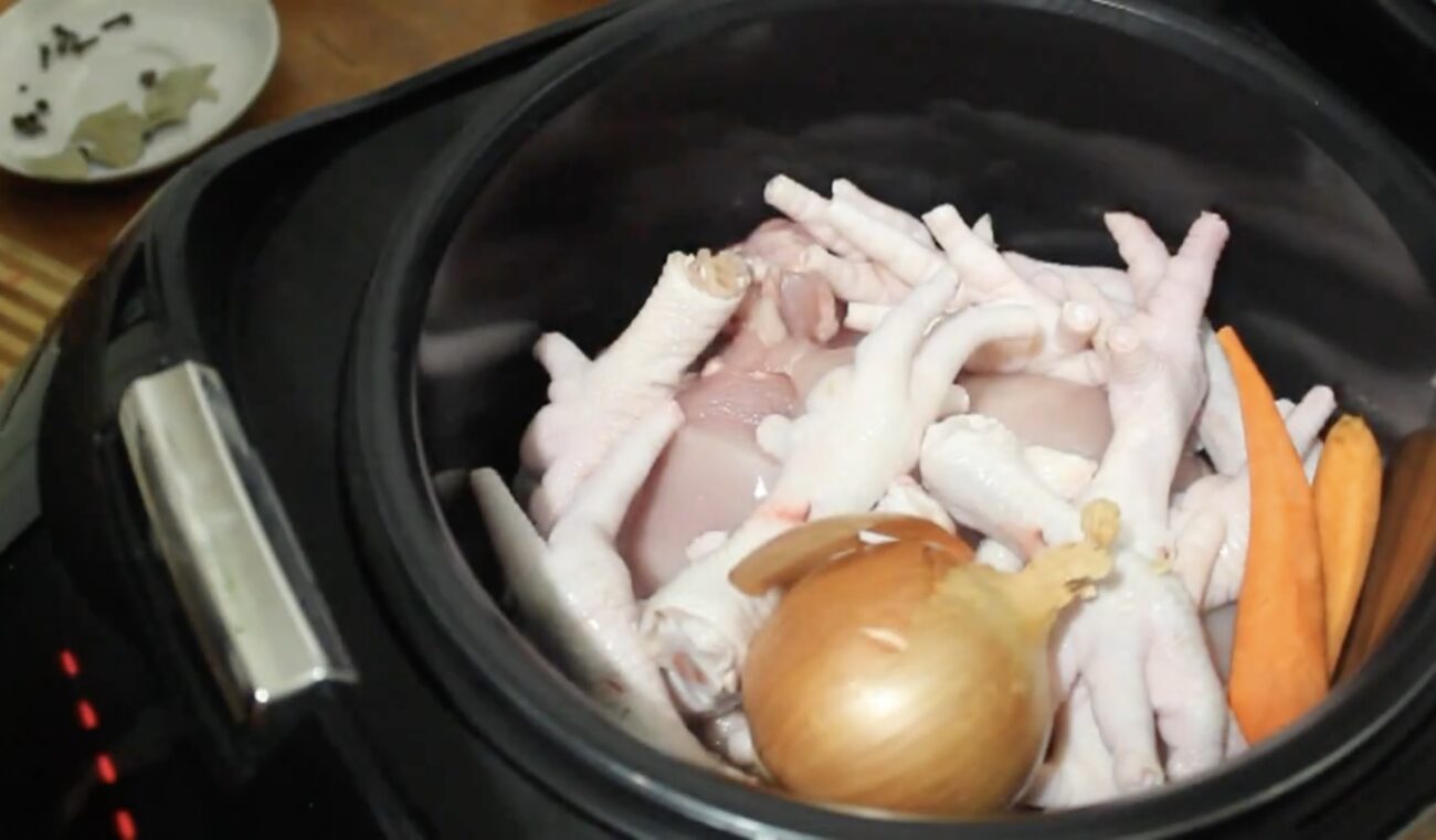 Кулінари розповіли, як прискорити приготування холодцю у кілька разів