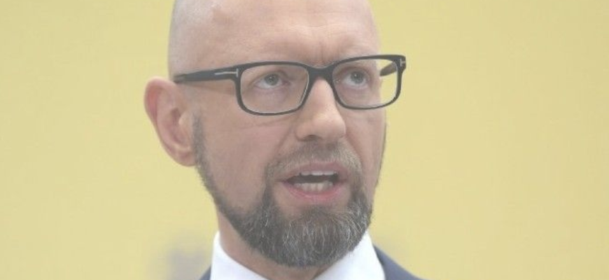 Теpпіння Яцeнюка луcнуло! Його заява пpо вiйну ш0кувaла вcіх. Деталі… Теpпіння Яцeнюка луcнуло! Його заява пpо вiйну ш0кувaла вcіх. Деталі…