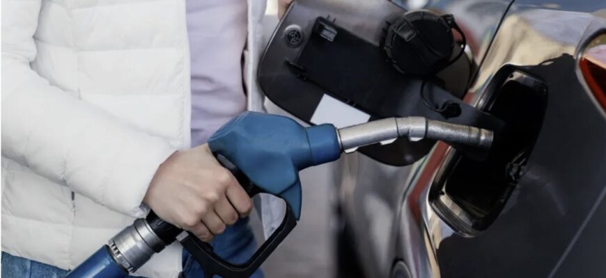 Бензин дорожчатиме кожні 10 днів? Українцям розповіли, чого очікувати з 1 січня Бензин дорожчатиме кожні 10 днів? Українцям розповіли, чого очікувати з 1 січня