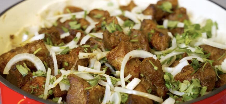 Готую шашлик на сковороді на Новий рік: смак виходить такий самий, як на мангалі – смакота без зайвих рухів Готую шашлик на сковороді на Новий рік: смак виходить такий самий, як на мангалі – смакота без зайвих рухів