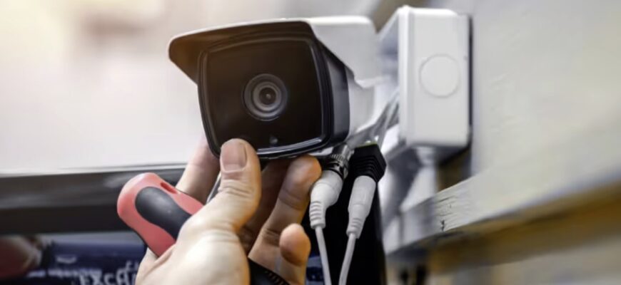 Камери в під’їзді: чи має право сусід стежити за вами Камери в під’їзді: чи має право сусід стежити за вами