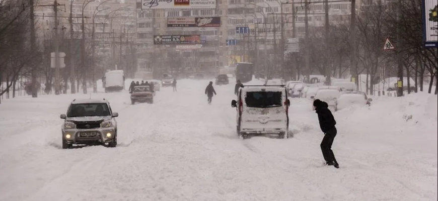Почалася справжня зима: українські міста засипало снігом Почалася справжня зима: українські міста засипало снігом