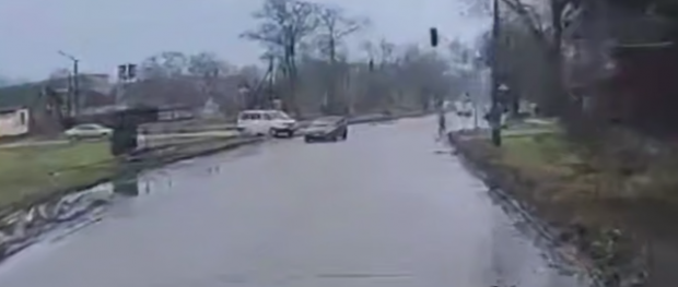 З’явилося відео моменту смертельної ДТП у Прилуках, де поліцейський автомобіль збив жінку з дитиною З’явилося відео моменту смертельної ДТП у Прилуках, де поліцейський автомобіль збив жінку з дитиною