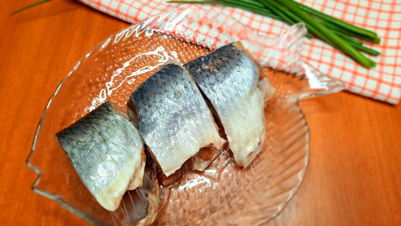 Експерти пояснили, на що звертати увагу, обираючи оселедець, аби купити точно свіжий