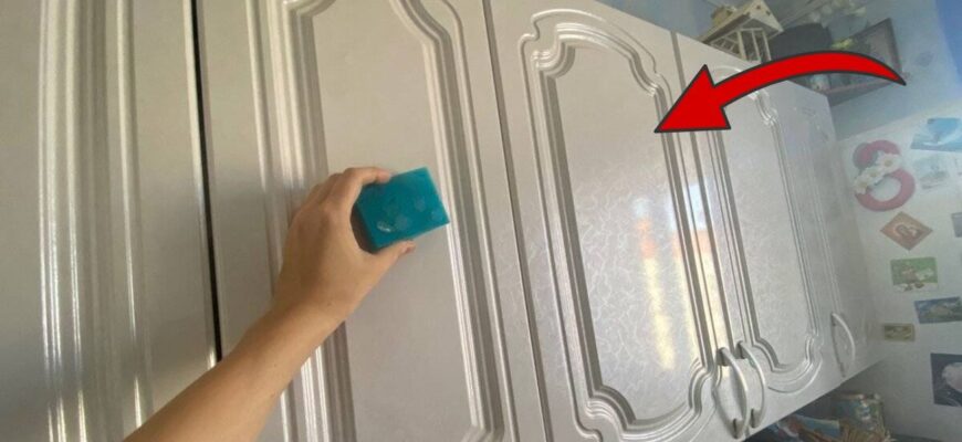 Кладу по 1 рулону на шафу в кухні – і пил не збирається місяцями: секрет чистоти за 0 копійок Кладу по 1 рулону на шафу в кухні – і пил не збирається місяцями: секрет чистоти за 0 копійок