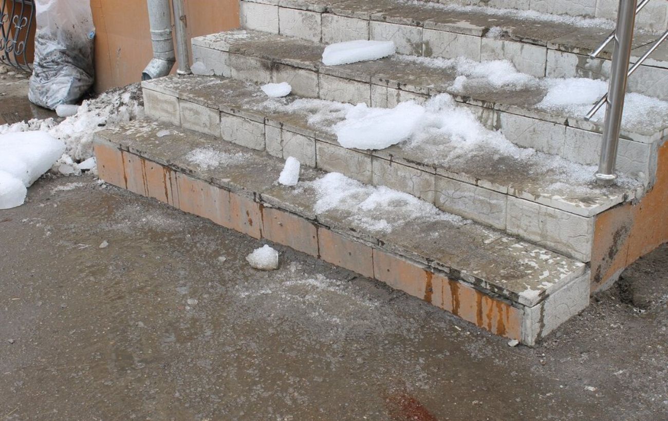 Експерти розповіли, як обробити взуття, щоб не ковзало