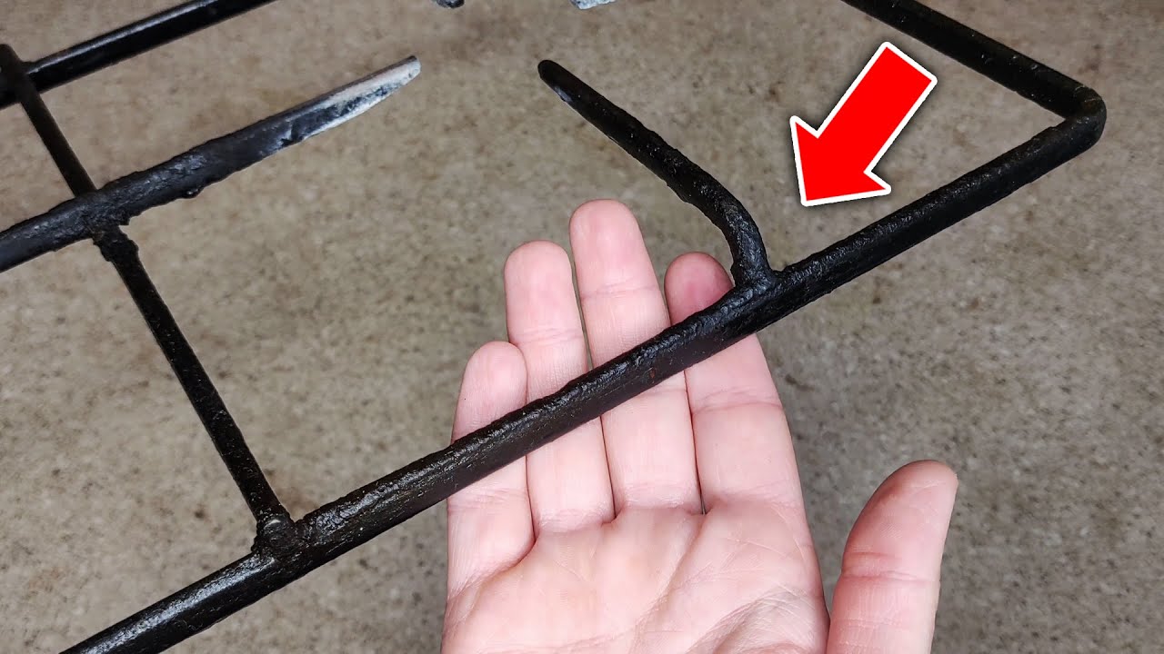 Господині порадили простий спосіб, який допоможе очистити стару плиту від жиру та бруду