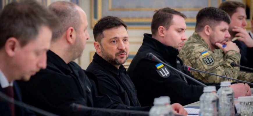 Зеленський анонсував масштабне перезавантаження влади та силового блоку та відповів на питання про Сирського Зеленський анонсував масштабне перезавантаження влади та силового блоку та відповів на питання про Сирського