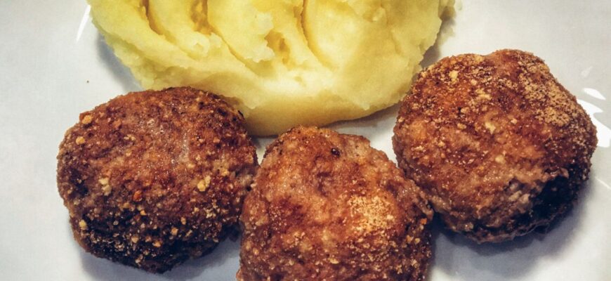 З котлеток сік аж тече! Додаю у фарш НАПРИКІНЦІ 1 інгредієнт, який запечатує соковитість З котлеток сік аж тече! Додаю у фарш НАПРИКІНЦІ 1 інгредієнт, який запечатує соковитість