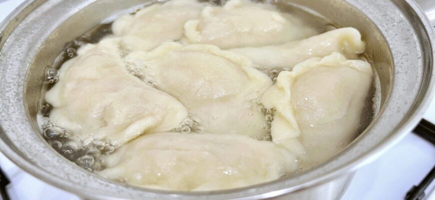 9 з 10 шеф-кухарів радять варити вареники ось так: додайте 1 ст. ложку + вимкніть рівно через 8 хв 9 з 10 шеф-кухарів радять варити вареники ось так: додайте 1 ст. ложку + вимкніть рівно через 8 хв