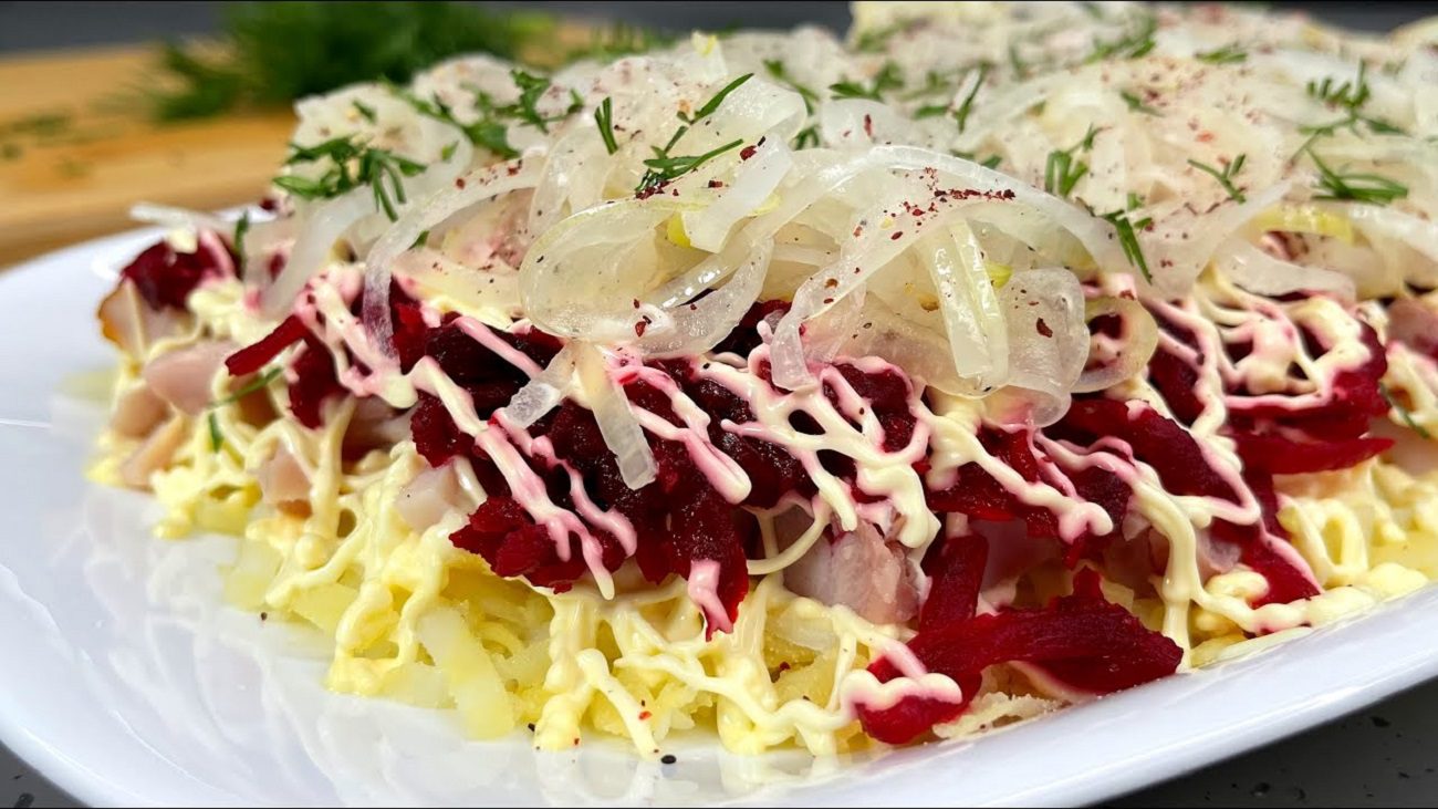 Кулінари розсекретили легкий і поживний рецепт салату з буряка Кулінари розсекретили легкий і поживний рецепт салату з буряка