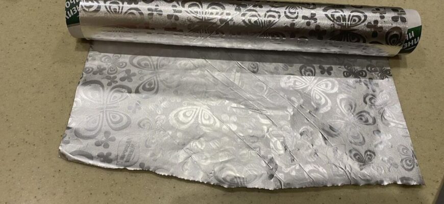 Фольгу купляю 5 пачок за раз, бо не тільки мʼясо в ній запікаю: 4 неочевидні способи використання у побуті Фольгу купляю 5 пачок за раз, бо не тільки мʼясо в ній запікаю: 4 неочевидні способи використання у побуті