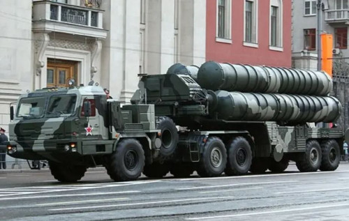 Білорусь поставила російську ППО на НПЗ за 30 км від кордону з Україною Білорусь поставила російську ППО на НПЗ за 30 км від кордону з Україною