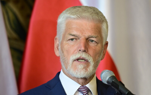 Президент Чехії заявив про спроби шантажу і залякування з боку глави МЗС Президент Чехії заявив про спроби шантажу і залякування з боку глави МЗС